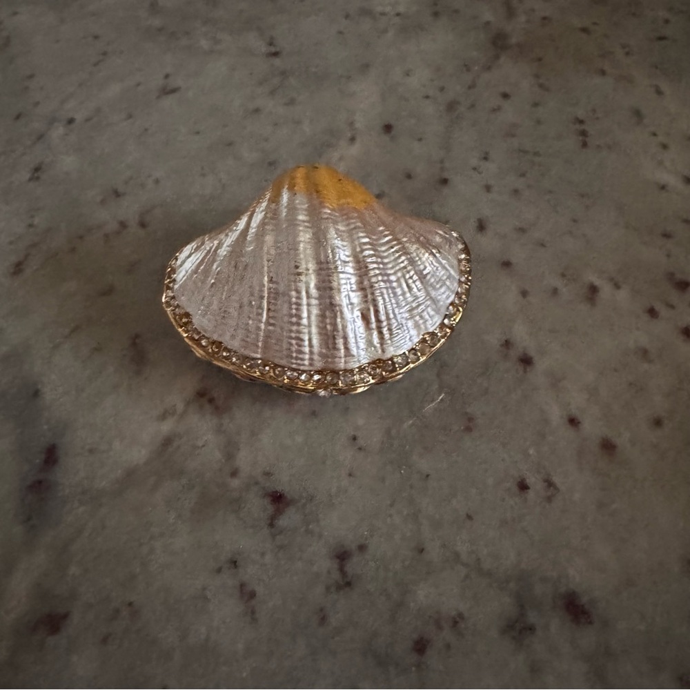 white and gold seashell trinket box